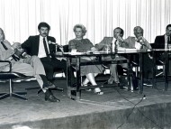 Panel de disertantes en un ciclo de conferencias organizado por el Grupo Cetáceos, De izquierda a derecha: Eduardo Iglesias (Delegado argentino en la CBI, A. Lichter, N. Goodall, R. Bastida, H. Castello y J. C. López. Mayo 1984