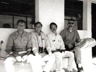 De izquierda a derecha: Guillermo Harris, Bill Conway, Alfredo Lichter y Claudio Campagna en el Campamento 39, Península Valdés. 1998.