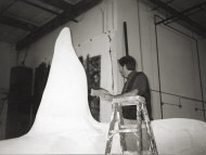 En Academy Studios dando los últimos detalles a la orca que actualmente está en exhibición en el Ecocentro. 1999